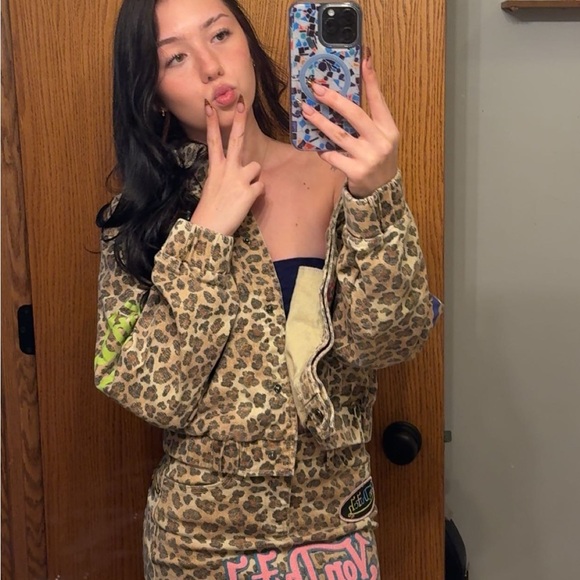 Meet your Posher, Laila - Picture 3 of 4